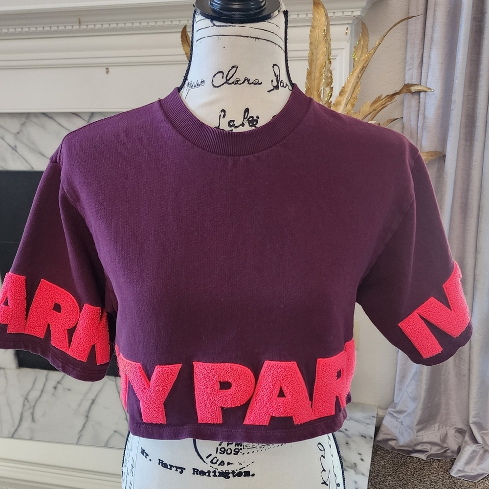 Beyonce's Ivy Park Crop Chenille-logo cotton-jersey top Size:XXS